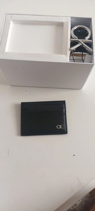Carteira e cinto Calvin Klein