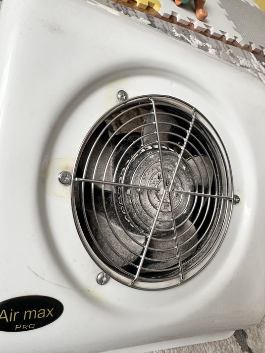 Манікюрна витяжка Air Max