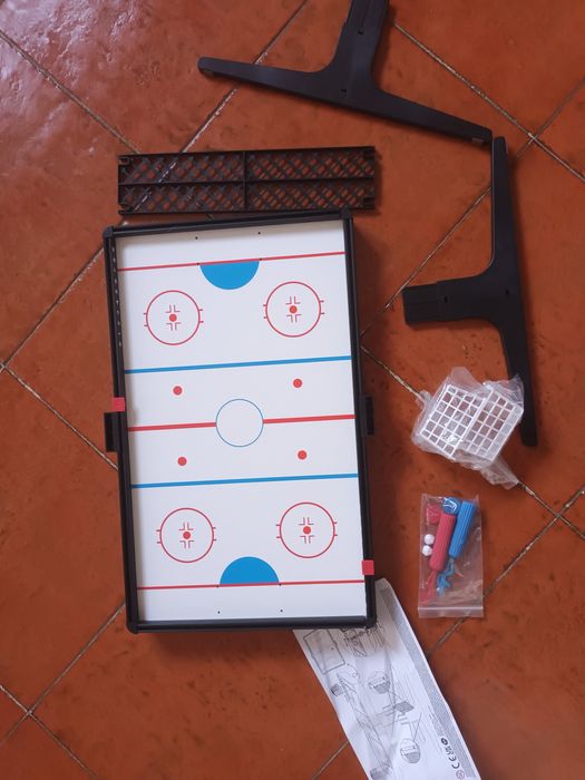 Jogo magnético de futebol e hóquei