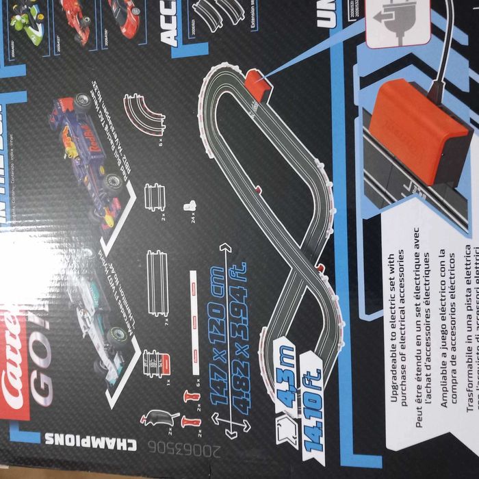Carrera GO Pista de F1 4,3 mts Vestappen vs Hamilton NOVO com 20% desc