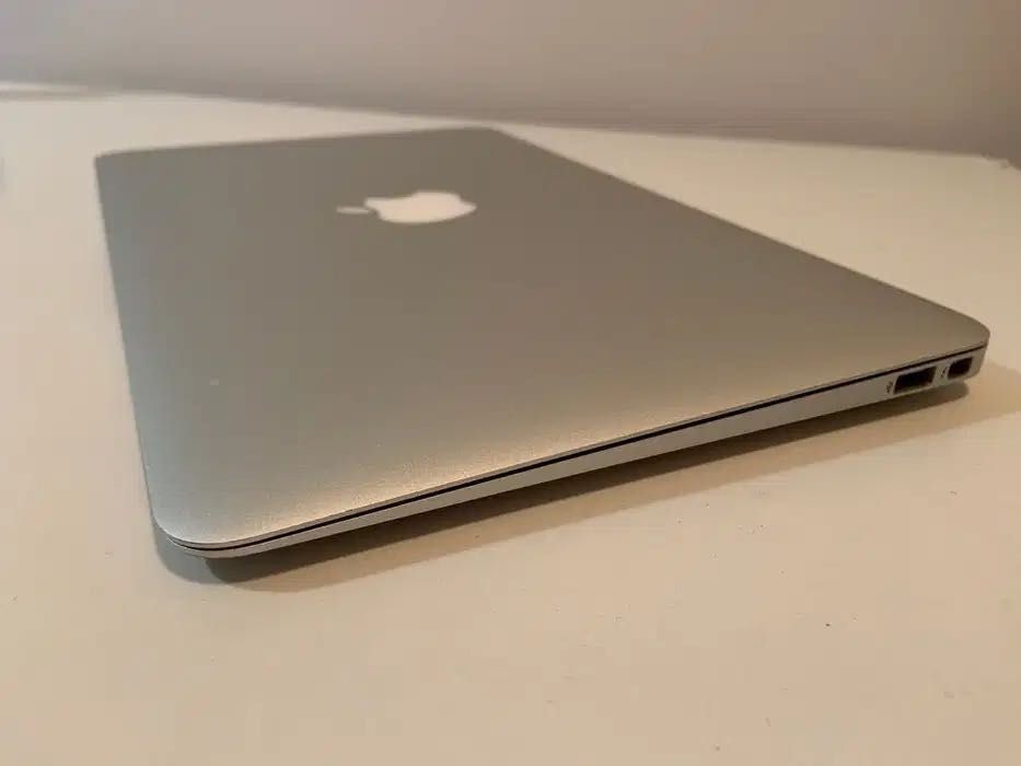 ŚLICZNY i BARDZO SZYBKI  Apple MacBook Air 11.6 i5 SSD  Laptop + PAKIET OFFICE