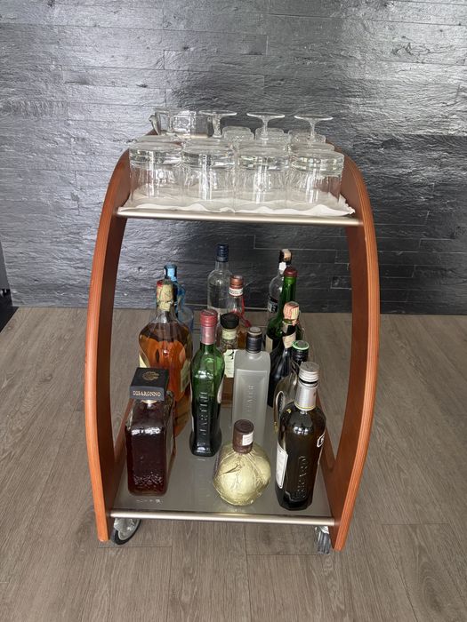 Carrinho de Bar em Madeira e Vidro