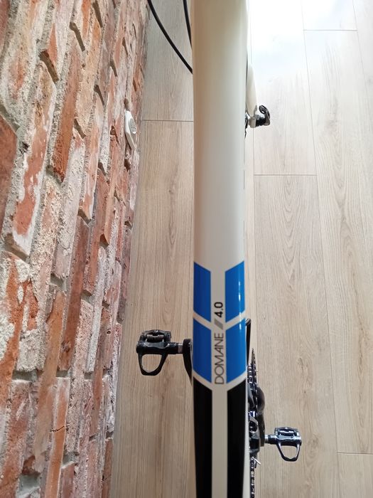 Rower szosowy, Trek Domane 4.0 Carbon