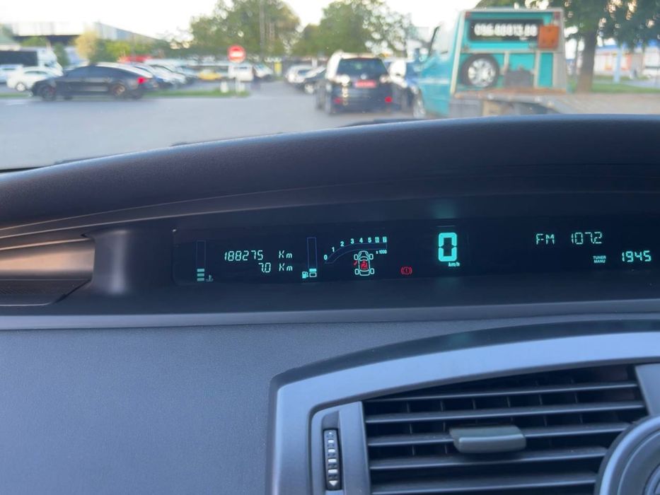 продам надійний сімейний автомобіль