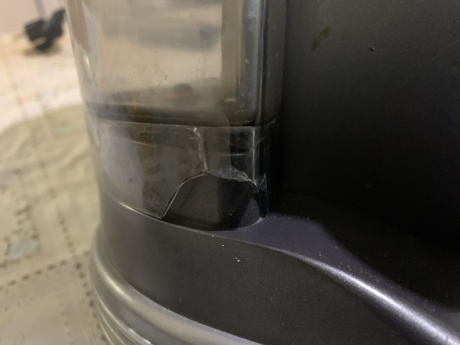 Кофеварка DeLonghi EC300M