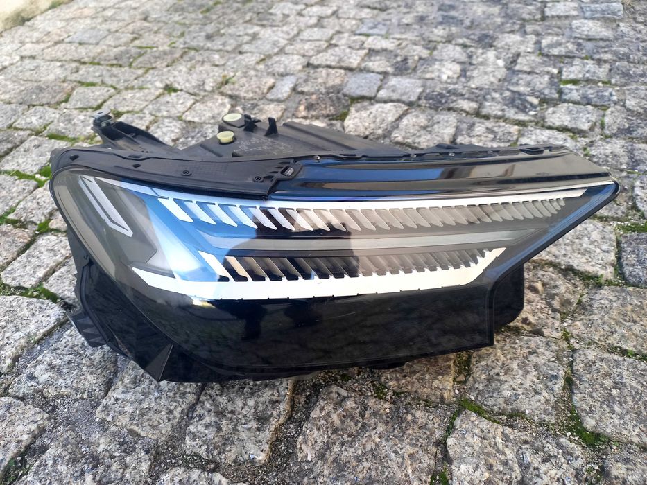 Farol Audi Q4 ano 2022