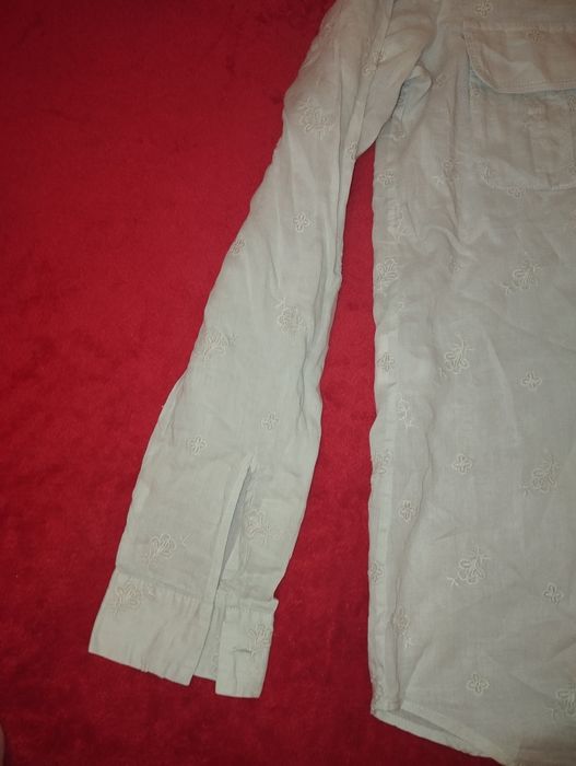 Delikatna koszula z kołnierzykiem