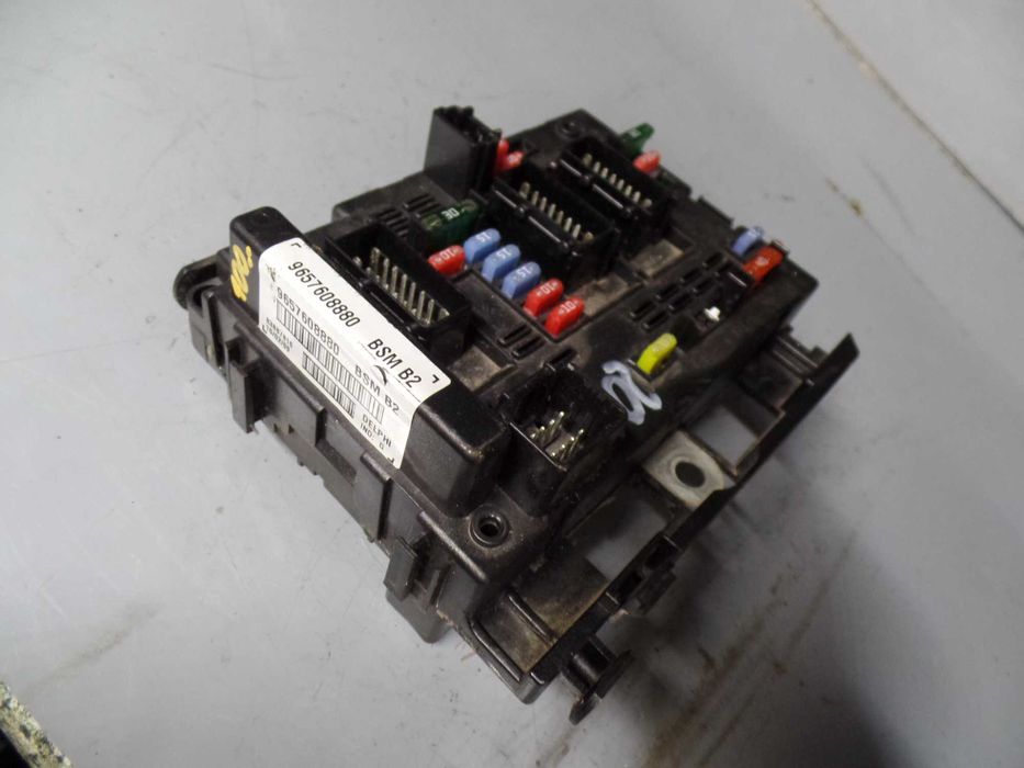 Paz5 Moduł BSI BSM B2 skrzynka bezpieczników peugeot 206