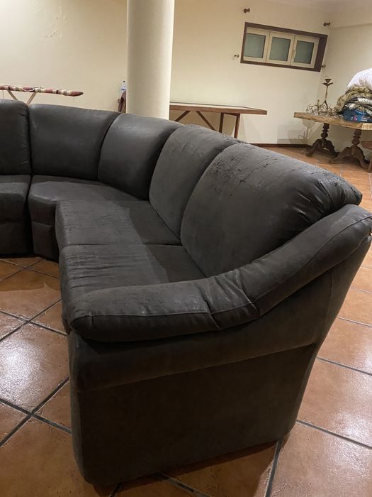 Sofá enorme e novo só precisa ser forrado