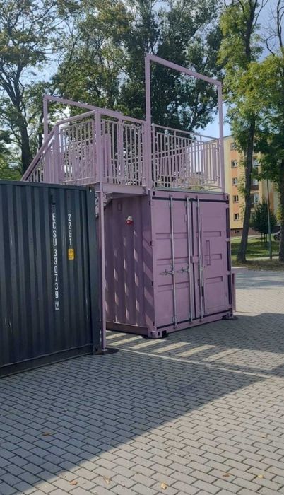 Kontener gastronomiczny RÓŻOWY z antresolą (2)