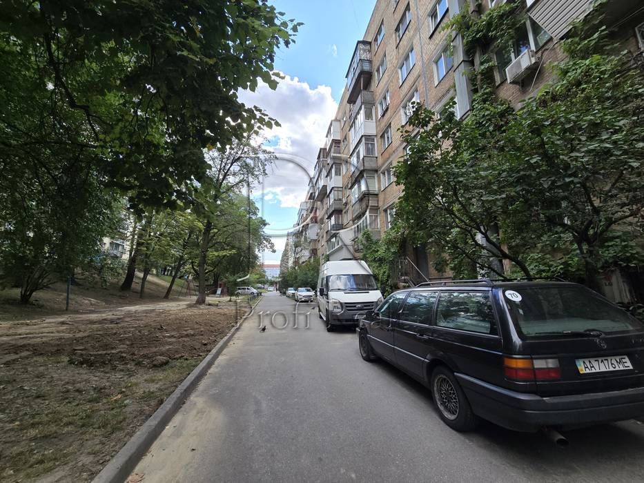 Продаж 2 кімн. квартири біля ВДНГ, Проспект Голосіївський 89
