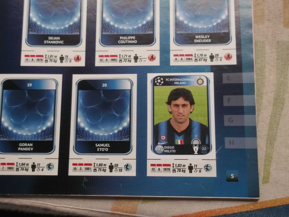Caderneta da Champion de 2010-11 com cromos
