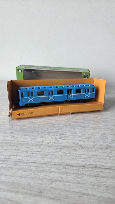 Металевий поїзд, вагон металевий Метро,  поїзд металевий метро