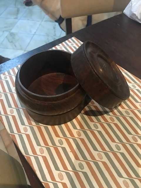 Peça inteira em madeira africana torneada