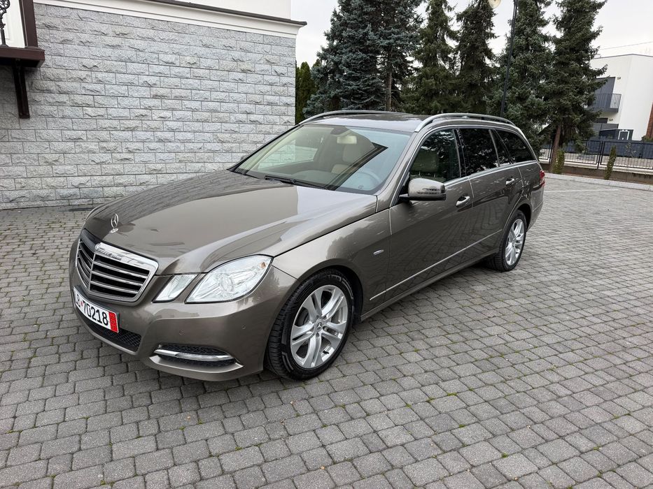Mercedes-Benz Klasa E Stan Perfekcyjny Serwisowany Bezwypadkowy AVANTGARDE