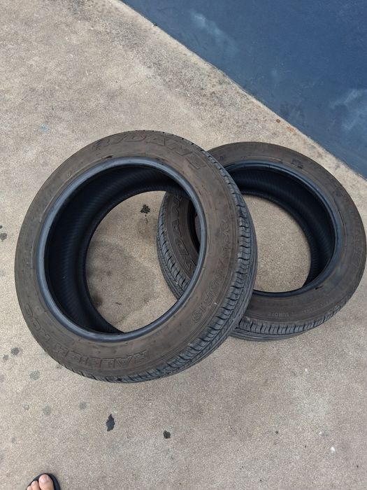 2 Pneus seminovos 225 55 r18