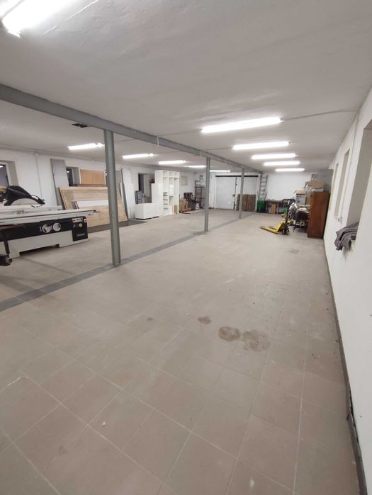 Wynajmę miejsce pracy dla STOLARZA/LAKIERNIKA z dostępem do maszyn