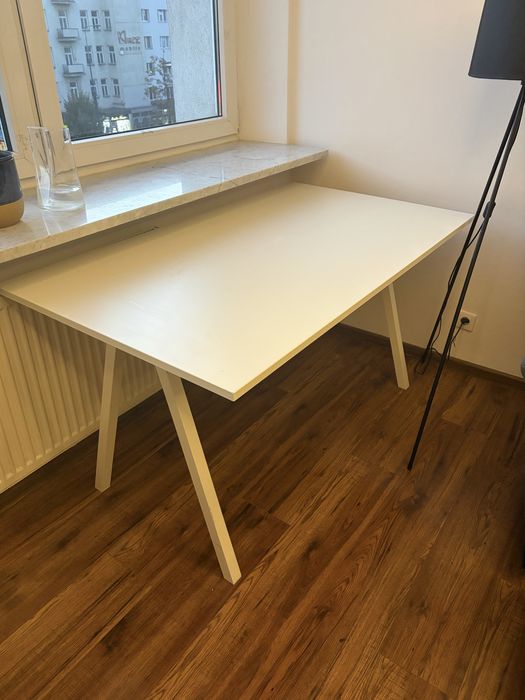 Biale biurko Trotten Ikea