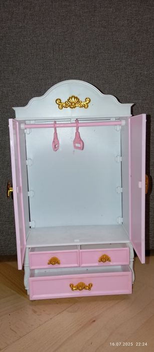Шкаф с зеркалом для Барби