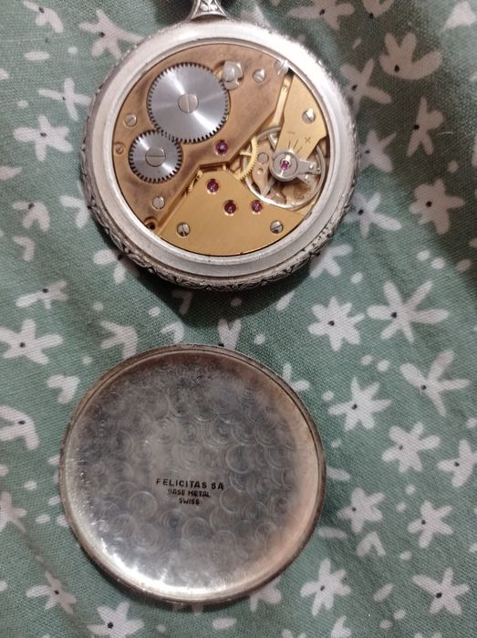 Relógio de coleção andar no bolso de homem felicitas da base metal sobiss