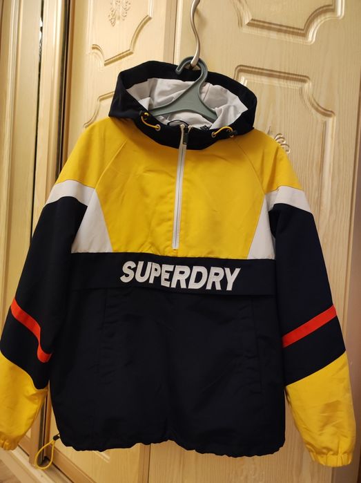 Жіноча куртка анорак Superdry р.46