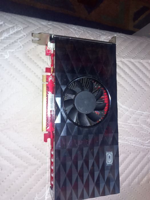 Ram Corsair Vengeance 4gb-ddr3/Gainward hd4850 pci e 512mb ddr3