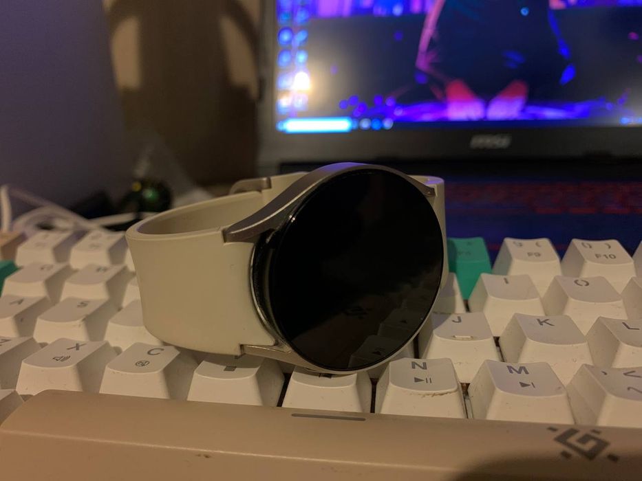 Sprzedaję zegarek Smartwatch 6