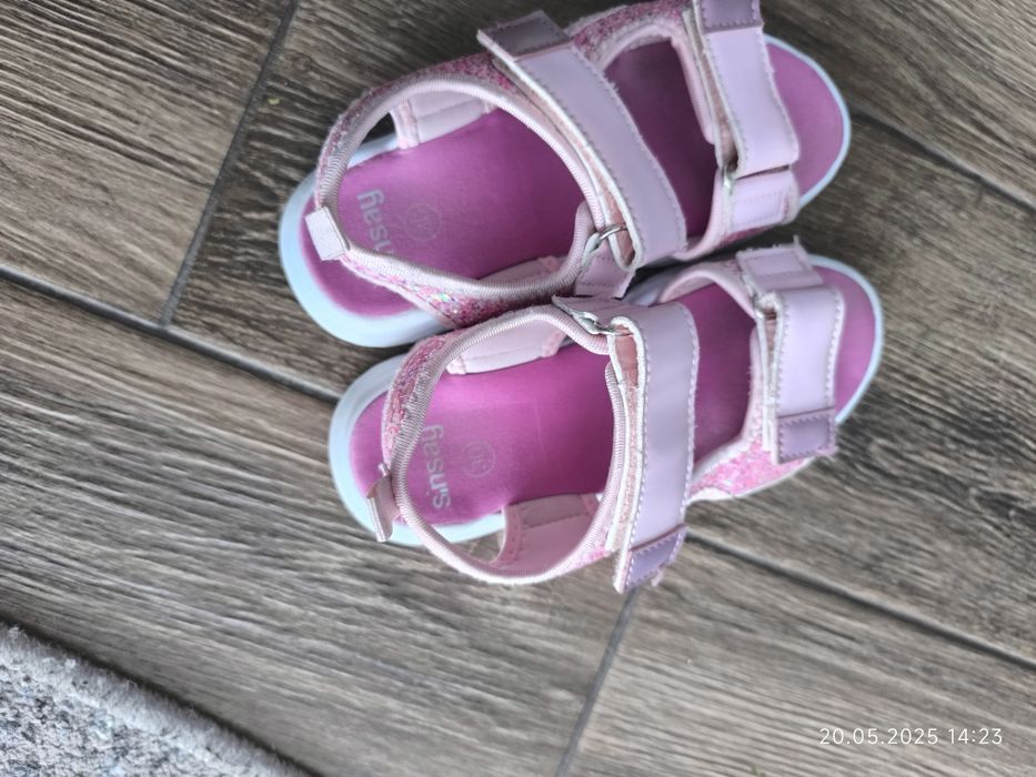 Босоніжки для дівчинки