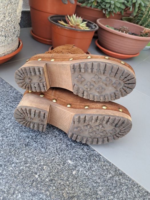 Bota tipo Xuz com cano curto