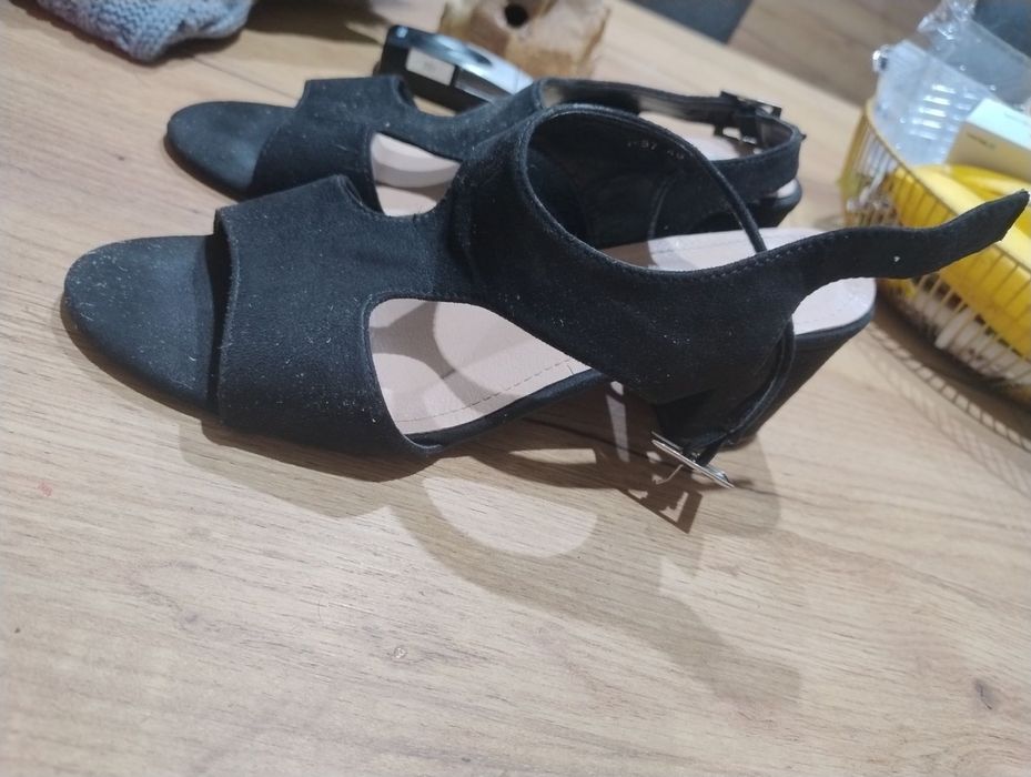 Półbuty buty na obcasie