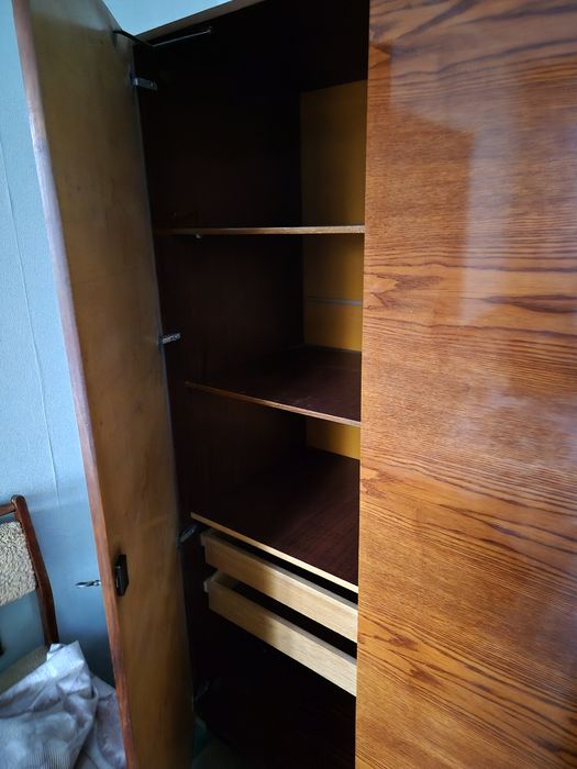 Продам    меблі.