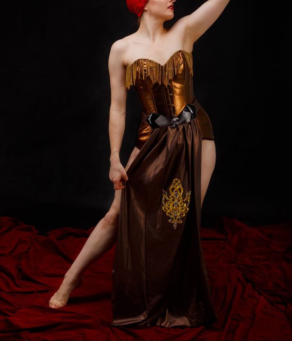 Gorset burleska taniec pokaz show teatr modelujący overbust