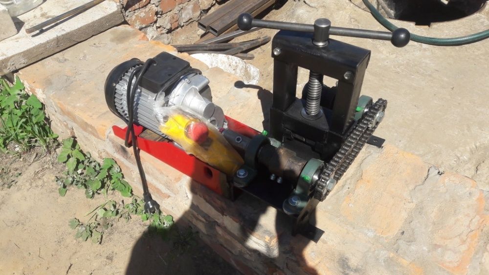 Електро трубогиб