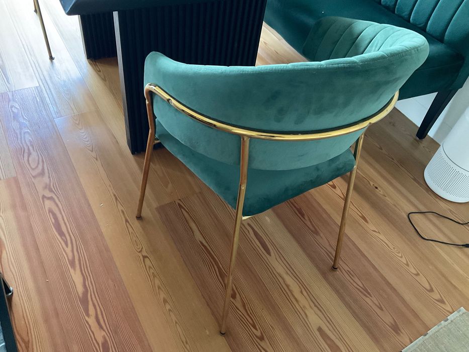 Banco profissional 2-3 lugares de veludo verde. 559,00 € Novo