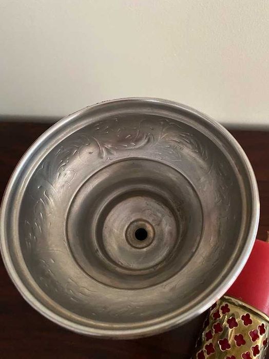 Castiçal em casquinha com vela