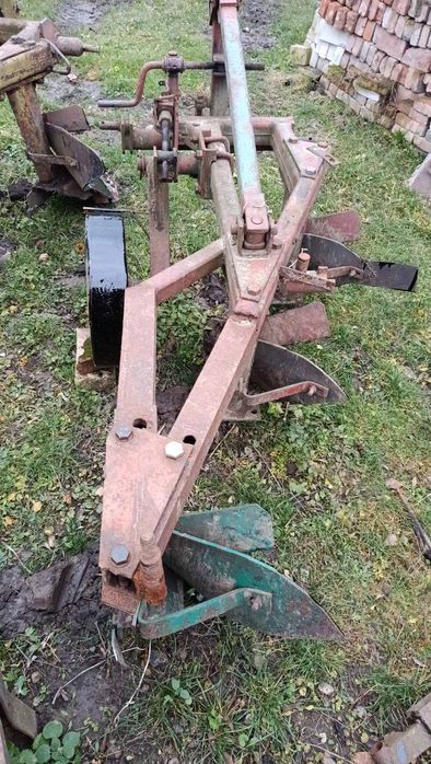 Продам польський плуг 3 корпусний