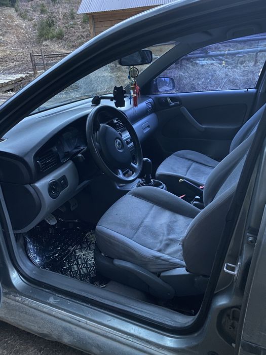 Шкода 1.6 бензин