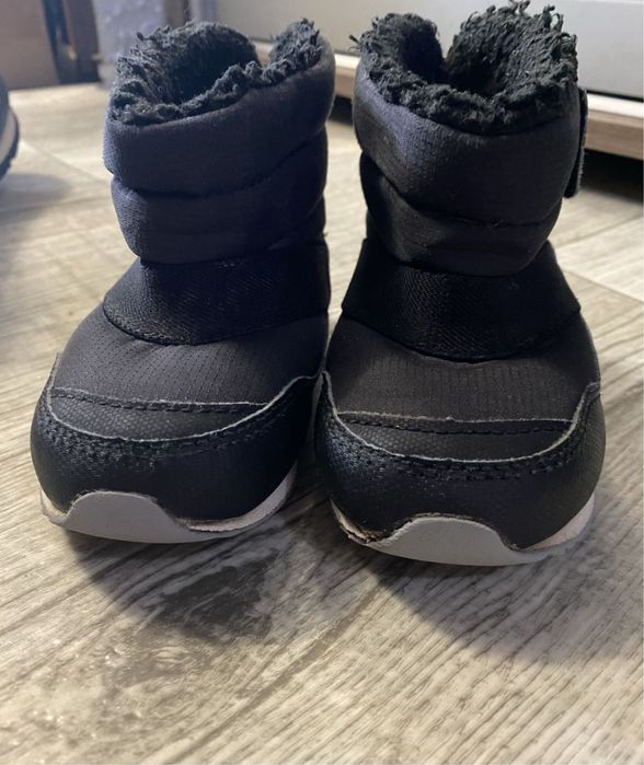 Ботінки кросівки