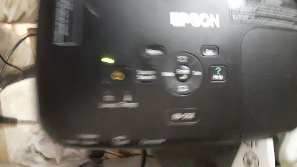 Projetor LCD Epson, modelo H433B.