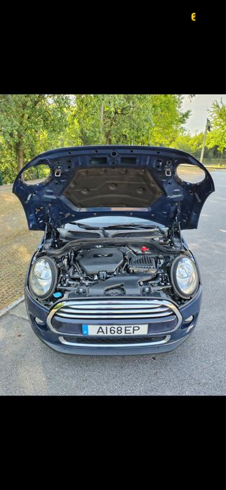 Mini Cooper D 2015 em estado impecável