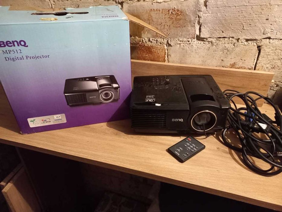 Projektor multimedialny BENQ MP512