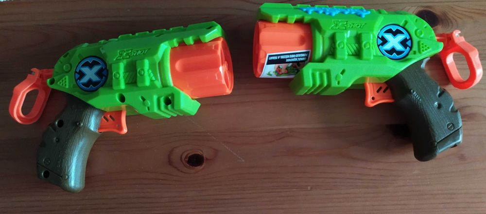 Zuru X-SHOT Bug Attack Predator – 2 pistolety, 2 robaki, 10 strzałek