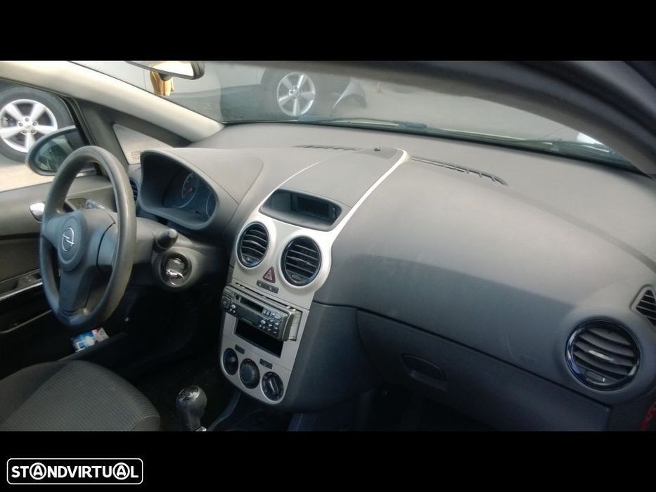 Opel Corsa D 2010 para peças