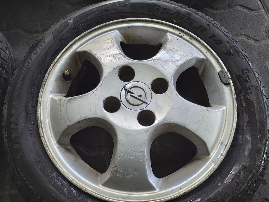 Jantes Opel R14 Com Pneus 165/65 Furação 4X100