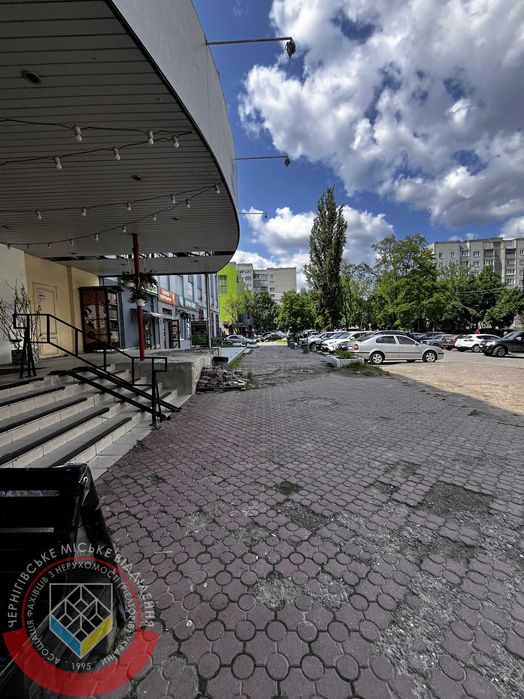 RLT S01 Оренда фасадного комерційного приміщення в центрі міста, ЦУМ