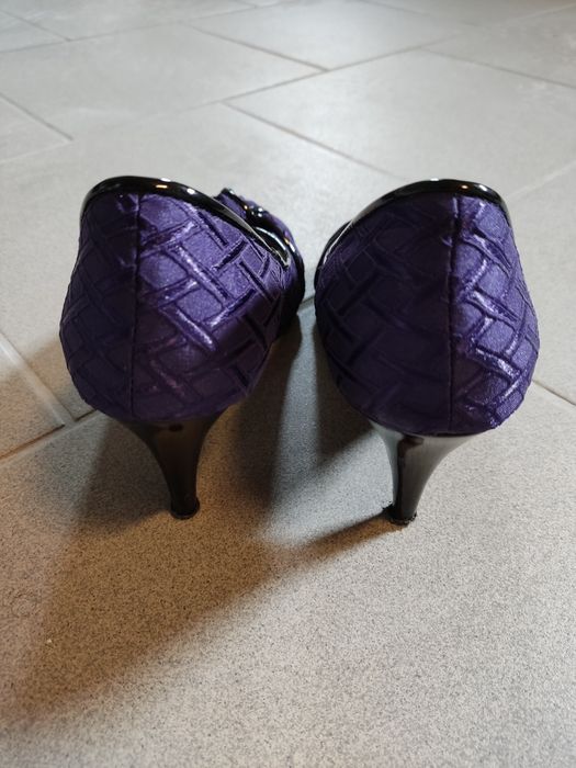 Buty na obcasie z odkrytymi palcami