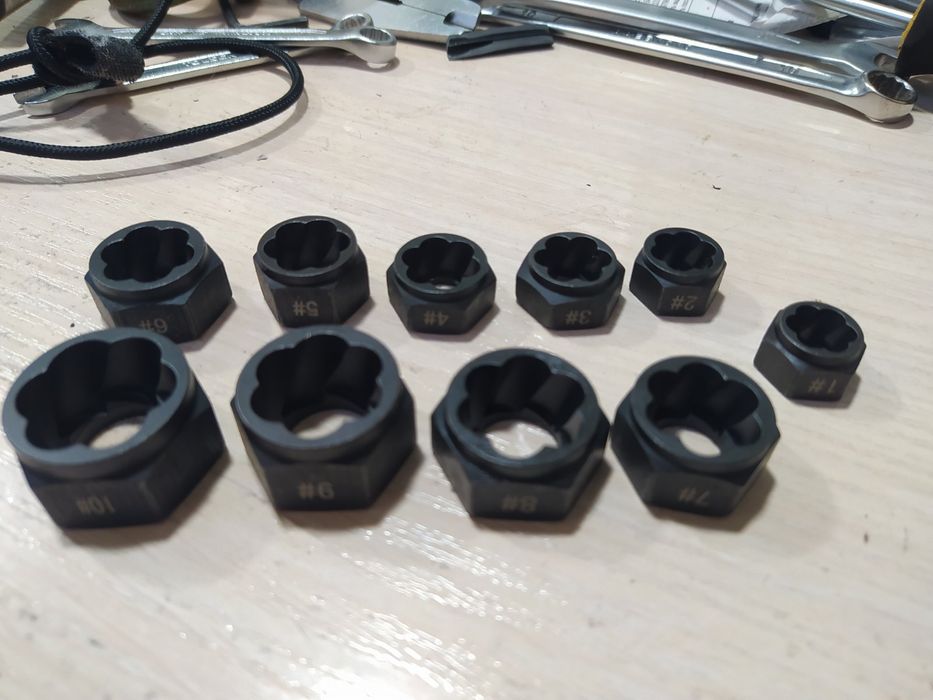 Екстрактори для злюзованих гайок та головок болтів