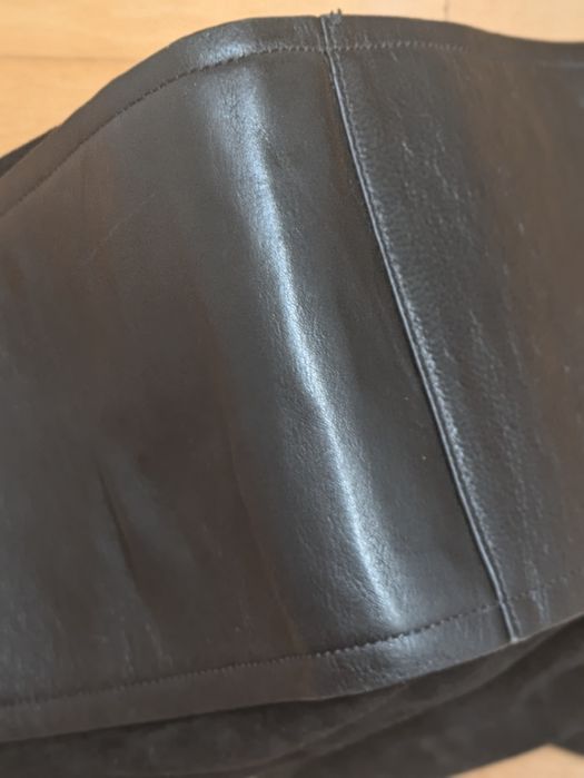 Carteira preta em pele