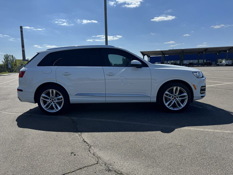 Audi Q7 3.0TFSI QUATTRO 2017 год