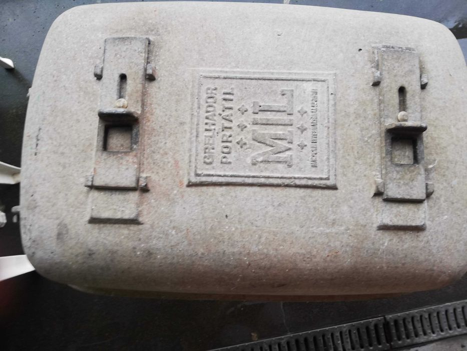 Forno de churrasco/assados, portátil, com pernas amovíveis marca MIL